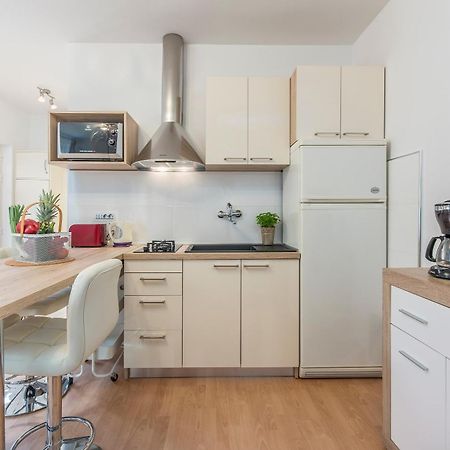 Apartment Felix Пореч Екстер'єр фото