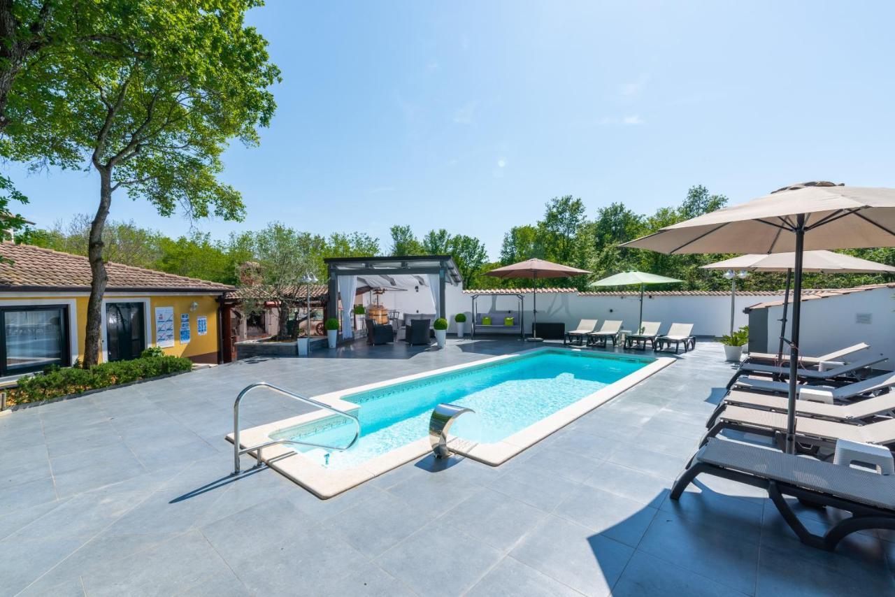 Apartment Felix Пореч Екстер'єр фото