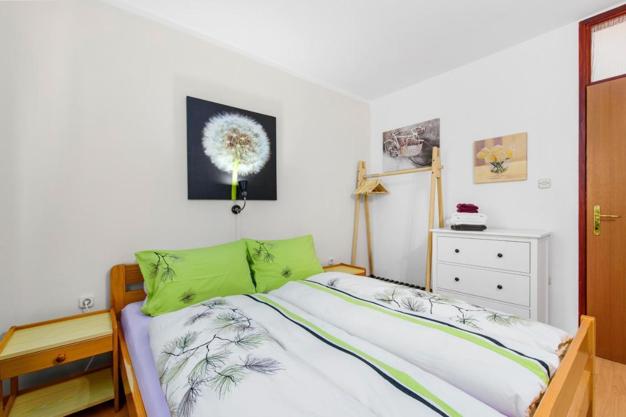 Apartment Felix Пореч Екстер'єр фото