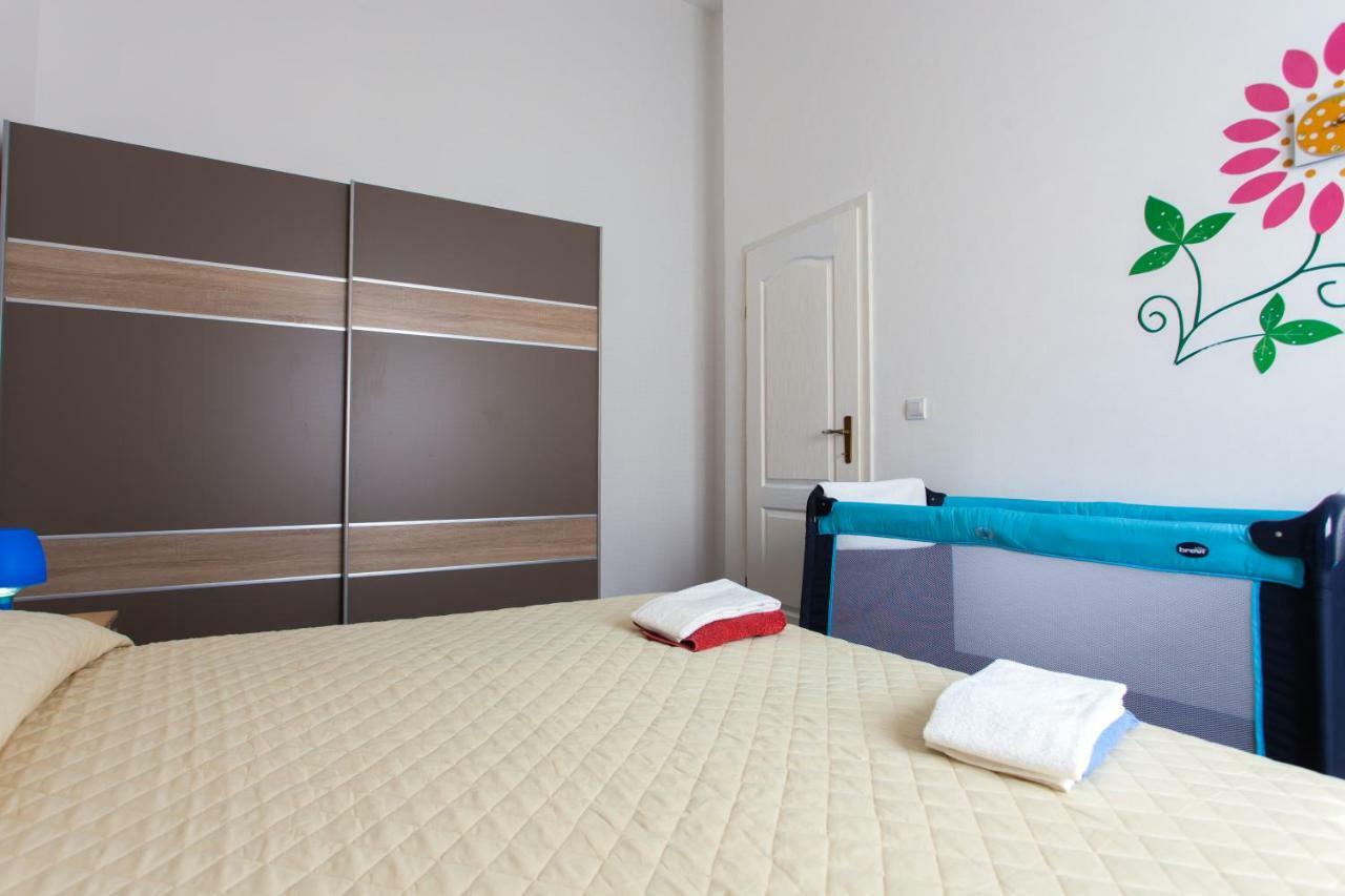 Apartment Felix Пореч Екстер'єр фото